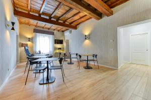 TV a/nebo společenská místnost v ubytování ROME'S GLORIA HOTEL + 60 fotografií