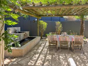 En have udenfor Spacious Holiday house with swimming pool