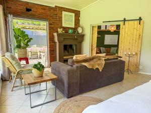 Et opholdsområde på Spacious Holiday house with swimming pool