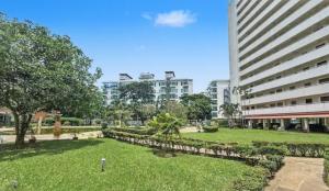 Κήπος έξω από το Palace - Spacious 1 bedroom Condo with shared Pool