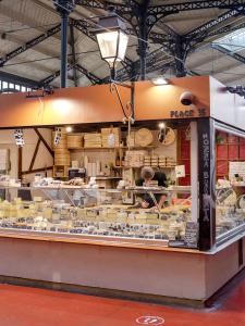 Jídlo v hotelu nebo okolí