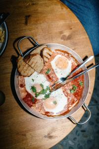 Jídlo v penzionu nebo okolí + 67 fotografií