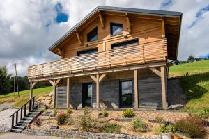 Budova, kde se chata nachází