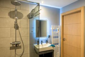 Koupelna v ubytování Le chalet Amélie + 23 fotografií