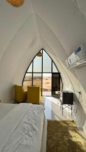 Una cama o camas en una habitación de Moon light Luxury Camp Branch 2