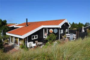 Το κτήριο όπου στεγάζεται  η παραθεριστική κατοικία