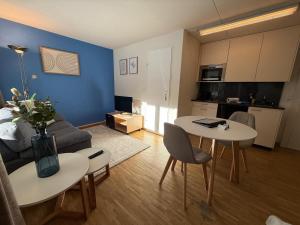 O bucătărie sau chicinetă la Waldhof 1 - Waldhof 4 by Arosa Holiday