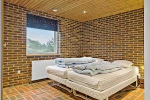 Postel nebo postele na pokoji v ubytování 991-Thisted-Liusborg-Sti-23