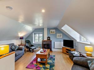 TV/trung tâm giải trí tại 2 Bed in Clynnogfawr 56989