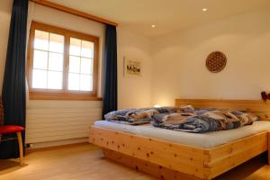 Afbeelding uit fotogalerij van Höhwald 2 Alpenapartment mit Berg & Seeblick by Arosa Stay in Arosa