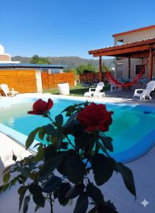 Πισίνα στο ή κοντά στο Cabañas los materos 2