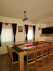 Μια τηλεόραση ή/και κέντρο ψυχαγωγίας στο Casa Iris Mogoșa