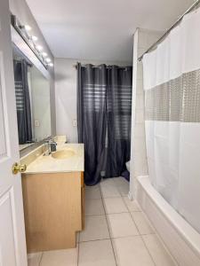 Et badeværelse på Cozy Private Room