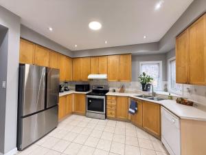 Billede fra billedgalleriet på Person Airport Homestay i Streetsville