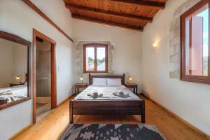 Giường trong phòng chung tại Vamos villa +42 ảnh