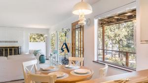 Φωτογραφία από το άλμπουμ του Eagles Watch by AvantStay Large Deck w Views σε Coupeville