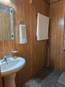 Et badeværelse på Mistymountaincottage + 34 billeder