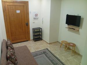 Μια τηλεόραση ή/και κέντρο ψυχαγωγίας στο Paradise Rose