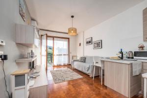 Kuchyň nebo kuchyňský kout v ubytování Bilocale 436 + 19 fotografií