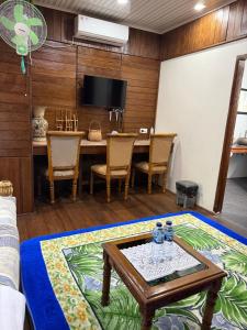 TV a/nebo společenská místnost v ubytování Simpang 4 Homestay