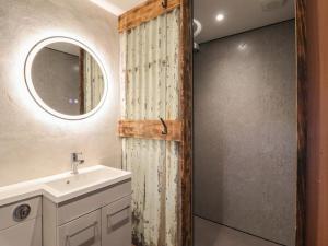 Et badeværelse på Godre'r Gyrn, Plas Moelfre Hall Barns + 43 billeder