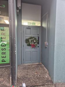 Η πρόσοψη ή η είσοδος του The Signal Station Luxury Aparthotel