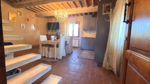 Una cocina o cocineta en Charming Apartment by Halldis