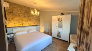 Una cama o camas en una habitación de Charming Apartment by Halldis