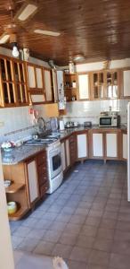 Kuchyň nebo kuchyňský kout v ubytování Alojamiento en Malargue