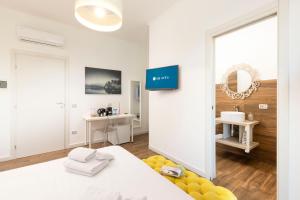 Μια τηλεόραση ή/και κέντρο ψυχαγωγίας στο Mapi’s Rooms