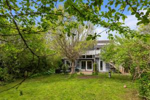 Κήπος έξω από το 1 Private Room in a Shared House with Garden Access