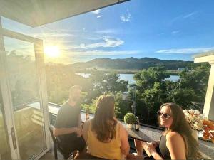 Φωτογραφία από το άλμπουμ του Bamboo Riverside Home σε Bố Trạch