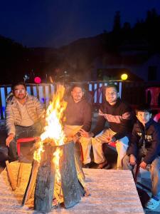 Galería fotográfica de Raj Hotel en Bhadarwāh 15 fotos más