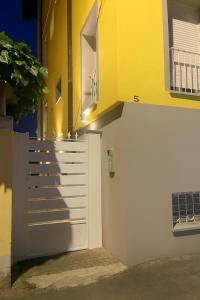 Το κτήριο όπου στεγάζεται  το bed & breakfast