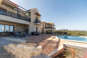 Swimmingpoolen hos eller tæt på Villa Seiri by PosarelliVillas