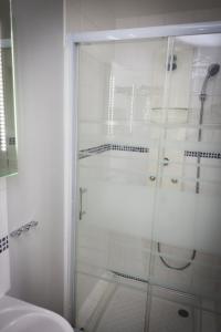 Koupelna v ubytování Manoir XV Domaine de Peyrafort + 51 fotografií