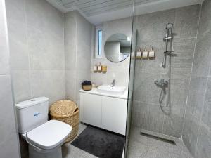 Ένα μπάνιο στο Cvet Apartment 1