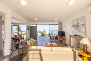 Posezení v ubytování Lenias Sea View