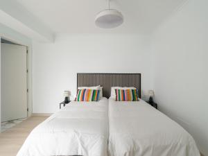 En eller flere senge i et værelse på Florida Home Private pool and Jacuzzi + 29 billeder