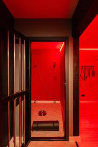 Ένα μπάνιο στο Red X Loft Private Adults Only Apartment Love BDSM