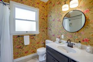 Et badeværelse på Golden Gate and Sunset Views! Classic Berkeley Home + 24 billeder