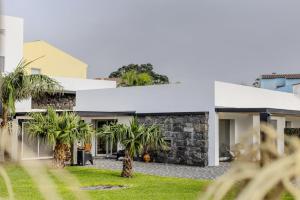 En have udenfor GuestReady - Charming Retreat with Garden