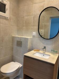 Ένα μπάνιο στο Hôtel Paradis