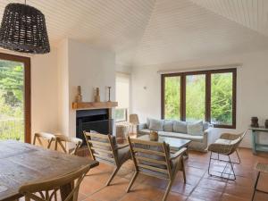 Гостиная зона в Casapueblo Rent Cachagua CP 32