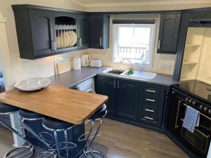 Gallery image of Caravaggio in Newport