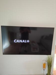 Μια τηλεόραση ή/και κέντρο ψυχαγωγίας στο Ker'mima in Antoigné Châtellerault