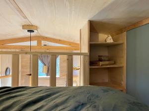 Фотография из галереи Tiny House в городе Saint-Laurent-de-Cerdans +19 фотографий