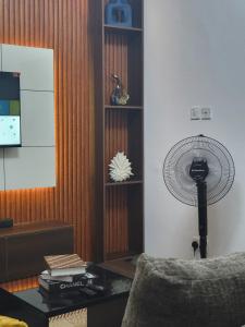 TV a/nebo společenská místnost v ubytování Moven Apartment