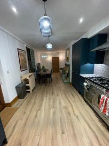 Køkken eller tekøkken på "Ivyholme" Superb Premium House in Central Durham Location + 40 billeder