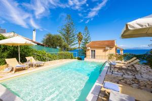 Πισίνα στο ή κοντά στο Villa Litsa